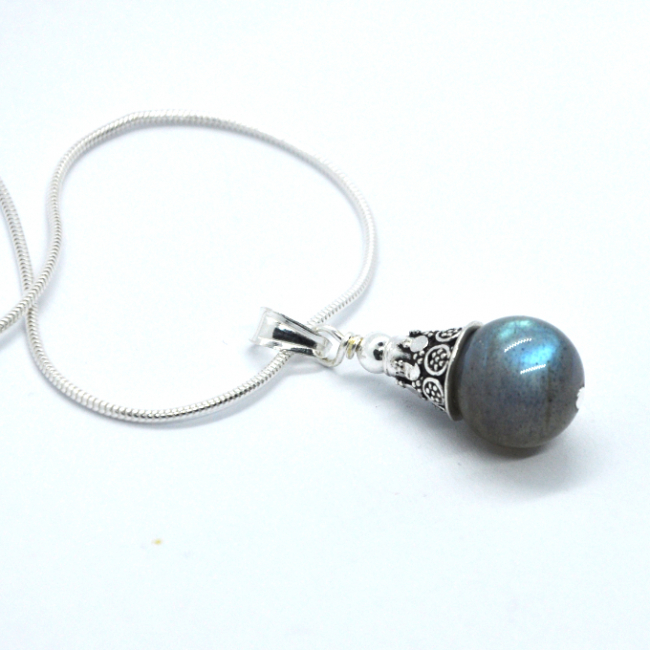 Pendentif en labradorite bleue